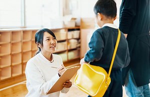 Affordable Daycare for Single Mothers: Guide to Getting Help | LoveToKnow