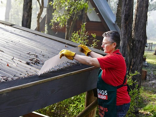 How To Choose Fire-Resistant Gutter Guards  - Bunnings Australia