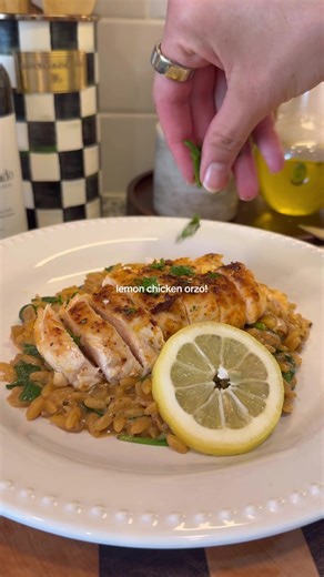 One-Pot Lemon Chicken Orzo: Easy & Delicious Dinner