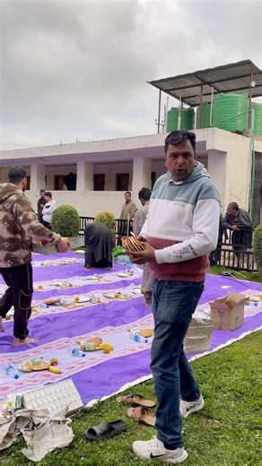 20K views · 467 reactions | GRAND IFTAR PARTY | Jamia masjid awantipora | 2024 | #awantiporatimes #kashmir #dallake #iftarparty #iftari #lovelashmir #indianreels #fbreels #reelsviralシfb #viralvideostoday #sharethelove #muslimcommunity #MuslimUmmah | Awantipora Times | Facebook