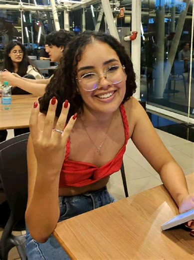 Fingindo ser o date do Tinder: Pegadinhas e cantadas