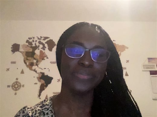 Alexandria H. tutor video introduction on Preply