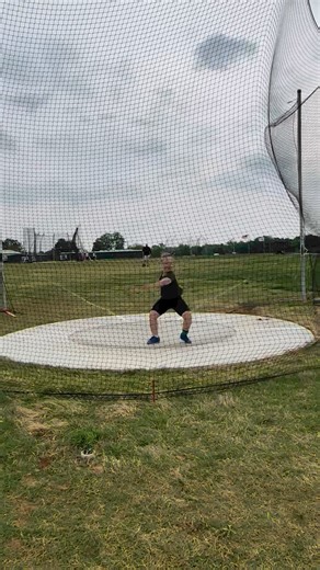 New Canadian Record in the Women’s F41 Discus Throw 🇨🇦‼️ @cboltonthrows sets a 🇨🇦 record & America’s area record in the F41 women discus record at the Oklahoma Throws Series yesterday with a throw of 30.37m. The previous America’s Area record was 30.27m and the previous 🇨🇦 record was 29.65m. *subject to ratification | Athletics Canada