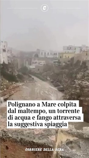 Il maltempo colpisce la Puglia e la suggestiva spiaggia di Polignano a Mare, cartolina della Puglia turistica, viene travolta da un torrente di acqua e fango.