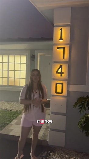 🌟 Never Fumble for Your Address Again! 🌟 Tired of guests missing your house in the dark? 😫 Our ISUNMEA solar-lit house numbers are here to save the day… and night! ☀️✨ No wires, no hassle – just pure, waterproof brilliance that shines bright all evening long. 🏡💡 Finally, an address that’s as easy to spot as your favorite coffee shop! ☕ Perfect for late-night deliveries, visiting friends, or just making your home look extra inviting. ❤️ 👉 Light up your curb appeal now – because everyone des