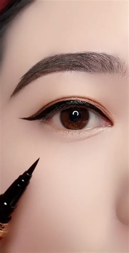 How to Do Eyeliner & Eyebrows Naturally | Easy Makeup Tutorial