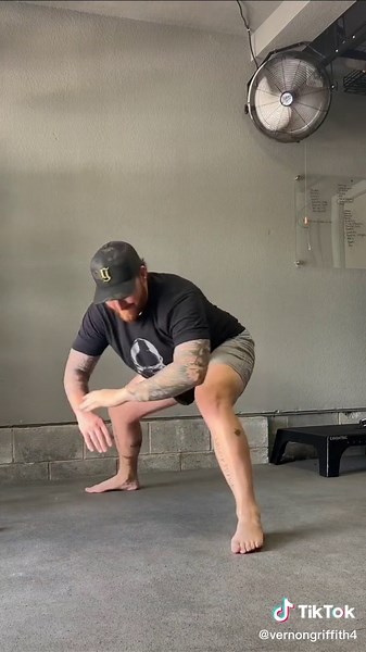 Move that spine #mobility #backpain #backpainrelief #mobilityexercise #mobilitytraining