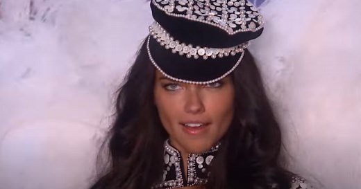 Victoria's Secret Fashion Show confirma retorno em 2025; veja teaser | CNN Brasil