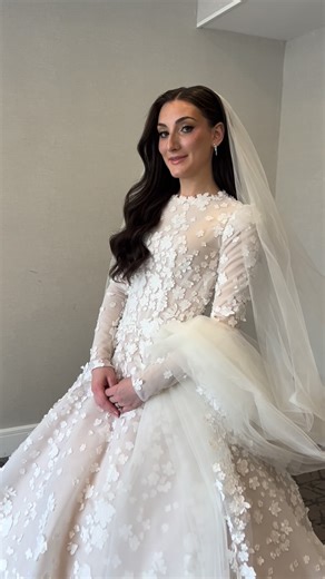 Osey 🤍 on Instagram: "Wow! Check out this bride Dressing and attending to this bride was so much fun. She is beautiful and so sweet. It was a beautiful day for a wedding. Wishing the beautiful couple a wonderful life together in happiness and health. Mazal tov to the entire family. . . . #bridaltransformation #modestbride #jewishwedding #kallah #bridaldresser"