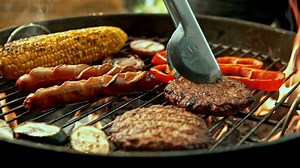 Was macht einen guten Holzkohlegrill aus? Wir klären auf!