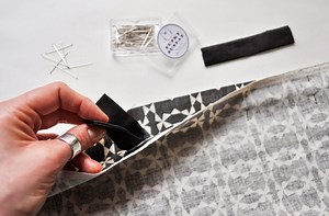 Comment faire tenir un boudin bas de porte ?