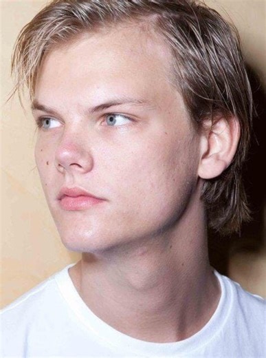 ❤️❤️15 years ago, Avicii /Tim Berg released the song "Seek Bromance" ❤️❤️ #avicii #tim #timbergling #aviciiforever #timberg Credit : EDMHouseNetwork | Tim Bergling Fans