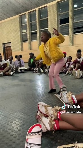 Ugcino❤️#itss_mazondo #fyp #amatshitshi #ingomayethuegoli #itasilikazwelonke #intombi_yomzulu #zuluuyesabeka🙌🙌🙌 #umdlaloomuhlemawuqhubeke #umemulo #igoso #ingoma #zunguntombi #ligotshwalisemanzi