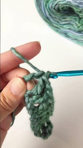 How to Crochet the Double Crochet V Stitch in Rows #crochet #shortscrochet #crochettutorial