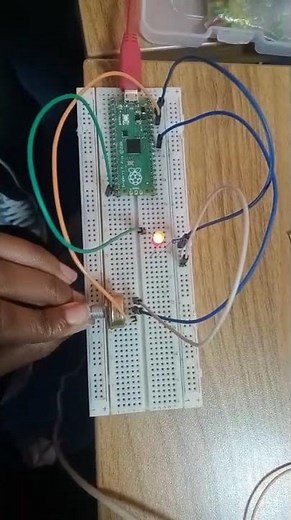 Controlling LED Brightness with a Potentiometer on the Raspberry Pi Pico | MicroPython Tutorial