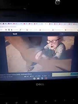 Madagascar 2 - Old Lady beats up Makunga