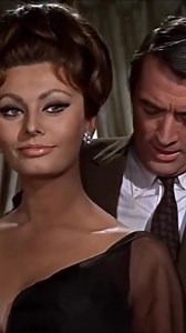 Grande e bella Sophia Loren, con Gregory Peck nel film “Arabesque”, di Stanley Donen, 1966. 🎥 #repost @kingsqueensofcool #sophialoren #gregorypeck #kingandqueen #retrovibes #kqcool | Spazio Italiano