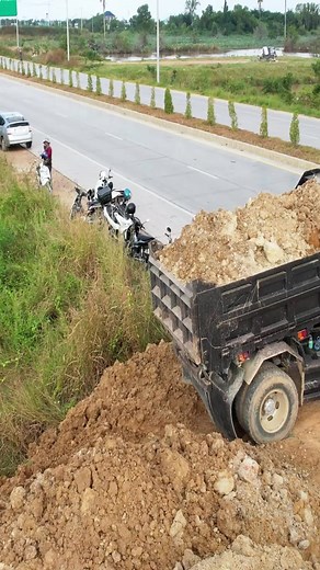 Massive Progress! Dozer & Dump Truck 5T Working Together in Landfill