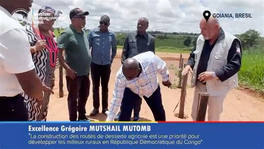 Le ministre du Développement rural, Grégoire Mutshail Mutomb, séjourne actuellement au Brésil pour s’approprier les meilleures techniques de stabilisation des routes rurales, dans le but d’accélérer le développement du monde rural congolais. « Pas de développement sans routes », tel est son credo. Ces initiatives viseront à faciliter le transport des produits, renforcer l’interconnectivité entre les provinces et permettre l’installation de kits de transformation directement sur place, évitant ai