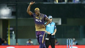 Andre Russell takes 5 for 15 to record best bowling figures against Mumbai Indians