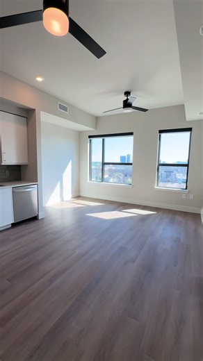Looking for your next studio apartment in Houston? This property in the heart of Montrose Houston Texas is currently offering 10 weeks FREE on all units! 🔥 You can get this EXACT unit for just $1474 a month! Tap the link in bio to tour! My apartment locating services are 100% FREE for clients 📲 #montrosehouston #houstonapartments #houstonapartmentlocator #htx #houstonapartmentdeals