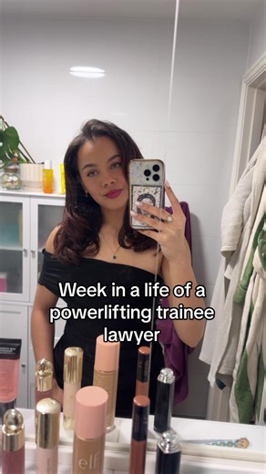 No week is the same paha, but this is a typical week for me balancing powerlifting, working & studying to qualify as a lawyer (and secure some powerlifting records 🫡) Code ‘AMERA’ @Protein Works 💛🩷💛 #lawyer #gym #powerlifting #cat #fyp