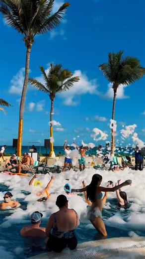 November shined at Club Solaris Cancun and Cabo, a month full of experiences, smiles, and moments that made every day special. Here’s how we experienced the best of the month ✨🌴📸 #clubsolaris #cabos #cancun #november Noviembre brilló en Club Solaris Cancún y Cabos, un mes lleno de experiencias, sonrisas y momentos que hicieron cada día especial. Así vivimos lo mejor del mes ✨🌴📸 | Club Solaris