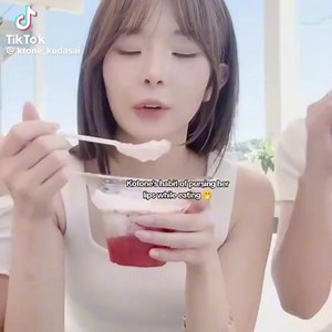 she's so cute when she eats 😍