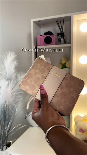 Your sign to get a coach wristlet😌 #coachunboxing #unboxingvideo #unboxings #coachbag #fyp
