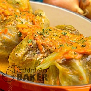 ☆☆RUSSIAN-STYLE STUFFED CABBAGE☆☆ 🍴NEW RECIPE🍴 One of the best comfort food dinners around! Yes, it does take time to prepare, but it's worth every second! PIN: https://www.pinterest.com/pin/197032552435756670/ RECIPE: https://bakeatmidnite.com/russian-stuffed-cabbage/ | The Midnight Baker