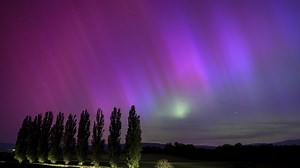 Sonnensturm trifft Erde und erzeugt atemberaubende Polarlichter