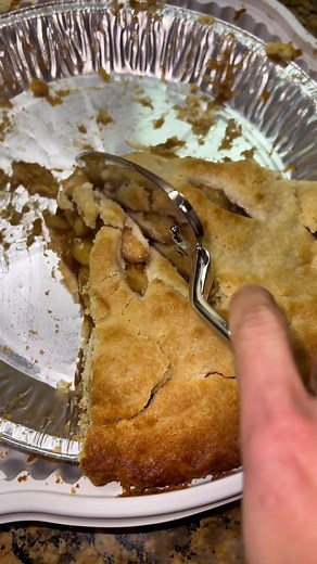 Costco Apple Pie Review for Thanksgiving