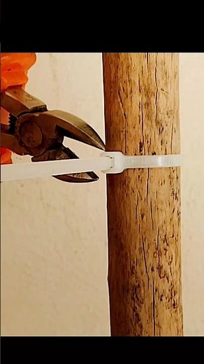 Be sure to remember this trick! How to easily open a plastic fastener?