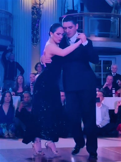 Los Campeones Mundiales de Tango 2025, Diego y Aldana! ❤️ Dancing in one of the greatest festival in the World, Gavito Tango Festival 🔥 Tango Champions 2025: @aldanaydiego Festival: @gavitotangofestival Record credit: @thetangoconcept #tangoargentino #tango #танго #dance #tangoshow