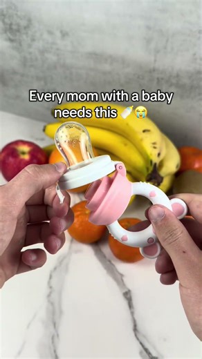 Tag a mama who needs this baby feeder pacifier🍼👶#babyeating #babyessentials #babysafety #fruit