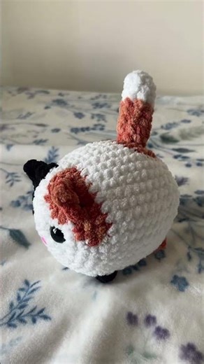 Crochet calico loaf cat