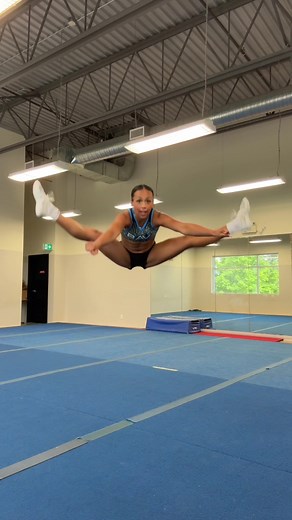 Mastering Cheerleading Jumps and Stunts Techniques