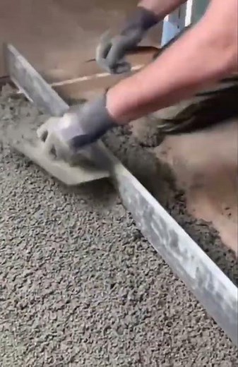 Boden nivellieren/ Boden ausgleichen spachteln/ Boden grundieren/ Flisen anschleifen /Estrich gießen