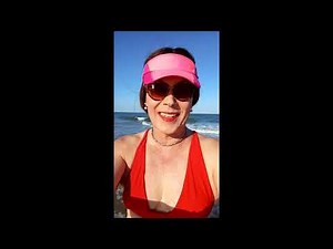 Gorgeous Trans Woman in Thong Bikini in the Beach / Hermosa Chica Crossdresser en Tanga en la Playa