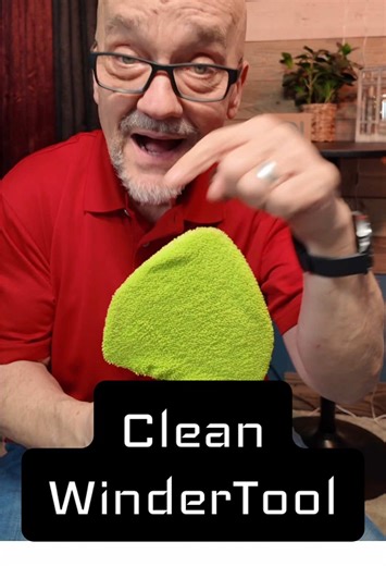 Effortless Windshield Cleaning with This Handy Tool