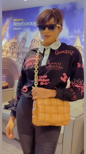 Once upon a time in Peterborough Bag/Top/Footware Valencia Poisehouse Body maintenance: Annies enhance beauty | MAY Yul-Edochie