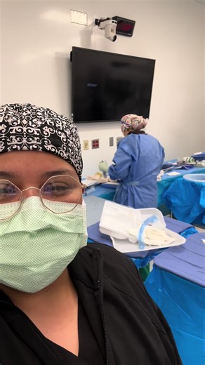 Showing what it takes to be a surgical tech! @🇨🇴✨🇵🇭✨ 😷 #ORHumor #ORLife #Surgerylife #roadto10k #ScrubLife