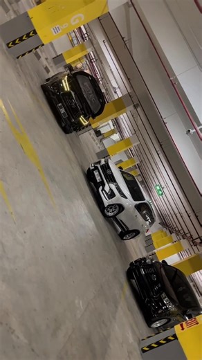 Bareng seleb @PONZZ 🤏👍 #fyppppppppppppppppppppppp #diesel2gd #parkirajaganteng #dieselenthusiast #diesel