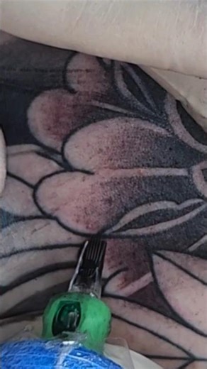 how to do japanese style Flower tattoo shading 이레즈미 꽃 명암넣는 방식 #tattooshading #tattootechniques