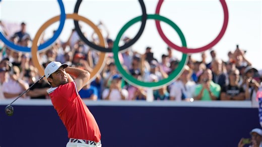 Olympic golf gets loud start, slow finish and Matsuyama in the lead