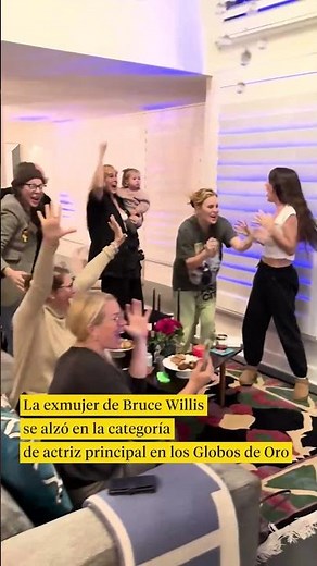 La emotiva reacción de las hijas de Demi Moore al ver a su madre ganar un premio por primera vez