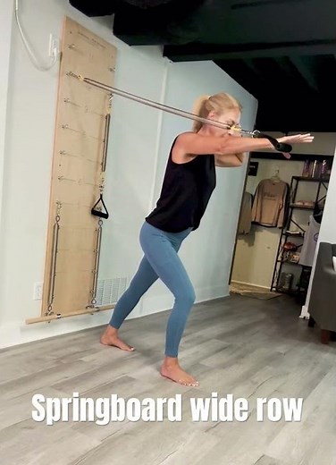 Springboard one arm row