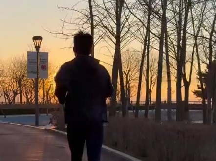 早晨就喝阿迪雷特0糖0脂多维电解质粉，一天精神好活力！阿迪雷特多维电解质10余种维生素矿物质、一盒小7条满足日常运动所需！