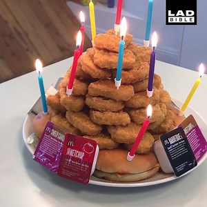It's National Cake Day! TAG a mate who'd love this nugget cake 🐔🎂😍 | LADbible