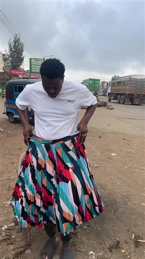 Chic Everyday Looks: How to Style a Pleated Skirt